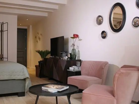 Comfort Tek Büyük Yataklı Oda, Teras, Bahçe Manzaralı