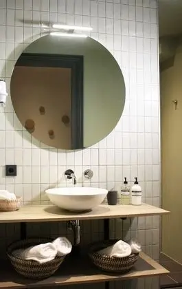 Comfort Tek Büyük Yataklı Oda, Teras, Bahçe Manzaralı