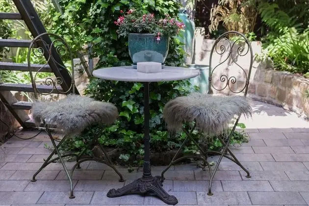 Comfort Tek Büyük Yataklı Oda, Teras, Bahçe Manzaralı