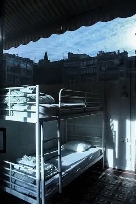 Basic Ortak Ranzalı Oda, Karma Ranzalı Oda, Ortak Banyo (8 people)