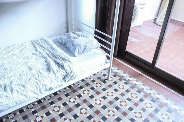 Basic Ortak Ranzalı Oda, Karma Ranzalı Oda, Ortak Banyo (8 people)