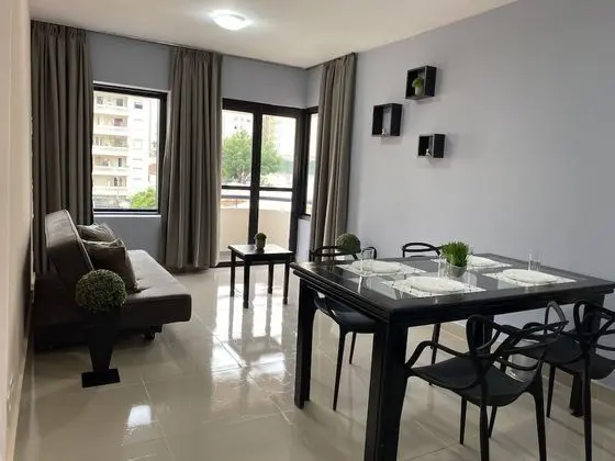 Deluxe Stüdyo, 1 Büyük (Queen) Boy Yatak (2)