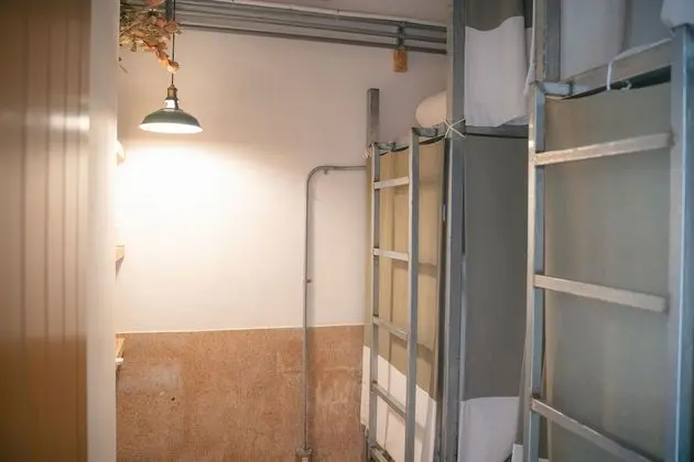 Ortak Ranzalı Oda, Sadece kadınlar için
