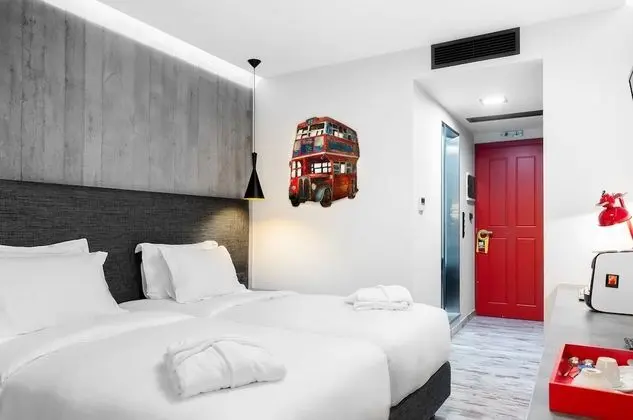 Standard Tek Büyük veya İki Ayrı Yataklı Oda