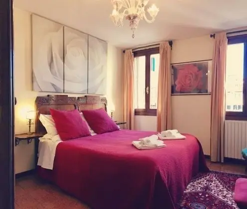 Tek Büyük Yataklı Oda (External private bathroom)