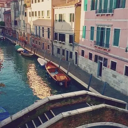 Tek Büyük Yataklı Oda (External private bathroom)