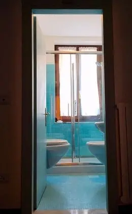 Tek Büyük Yataklı Oda (External private bathroom)