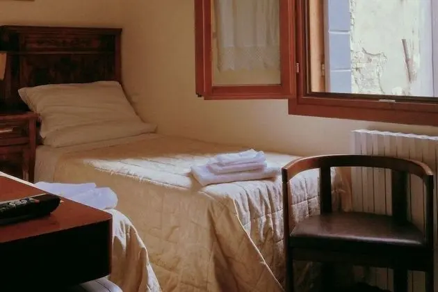 Tek Kişilik Oda, 1 Tek Kişilik Yatak