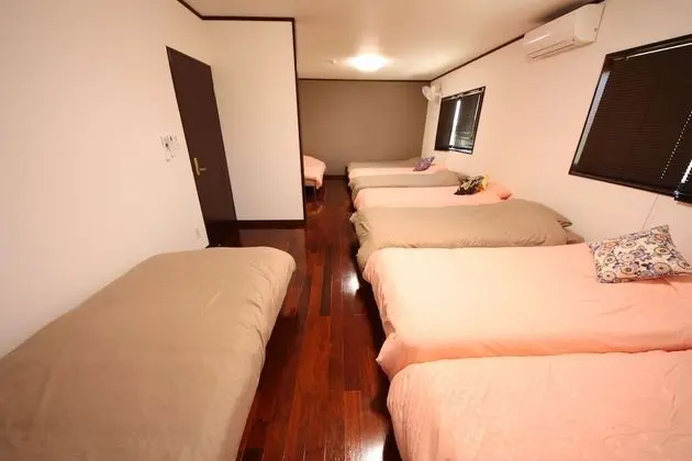 Ev (38 nago)