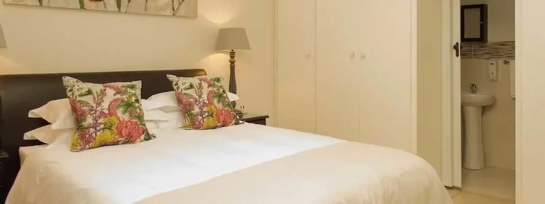 Room 01