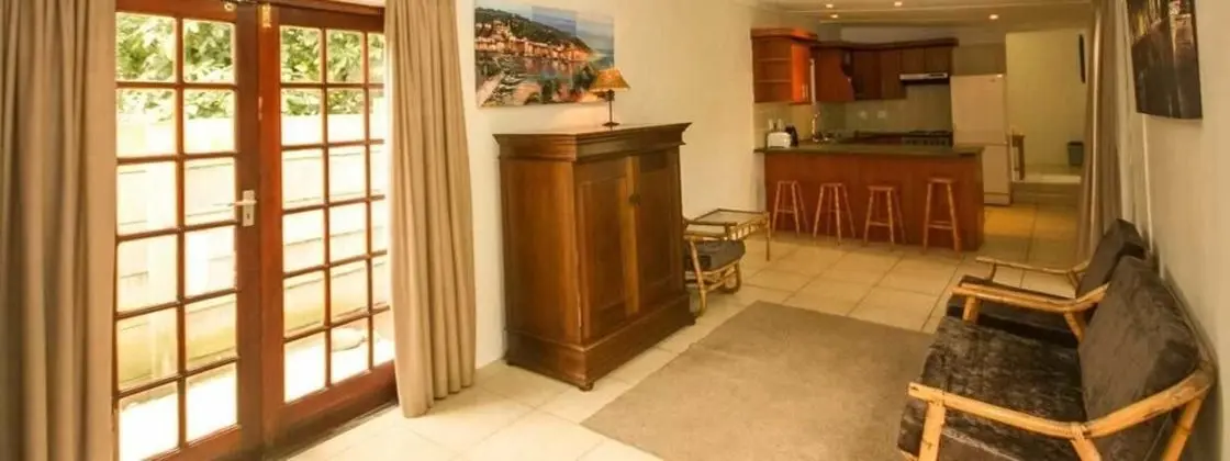 Room 04 (Cottage)