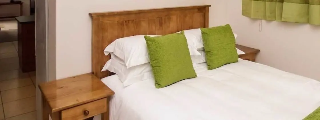 Room 04 (Cottage)