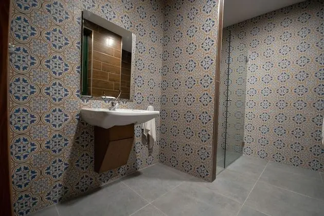 Deluxe Tek Büyük Yataklı Oda (1)