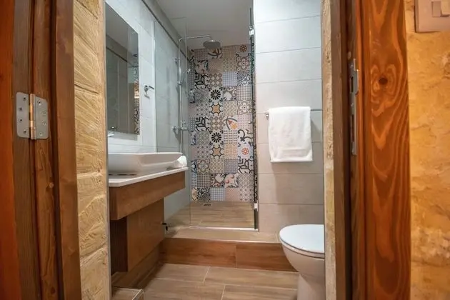 Deluxe Tek Büyük Yataklı Oda (2)