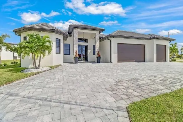 Ev (3915 Gulfstream Pkwy)