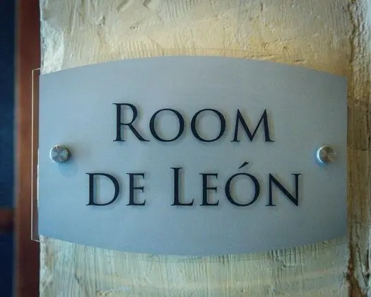 Tek Büyük Yataklı Oda, Engellilere Uygun (De Leon)