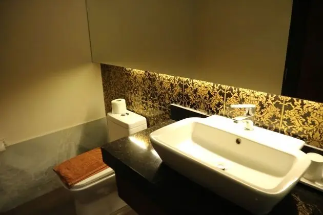 Deluxe Tek Büyük Yataklı Oda (Semi)
