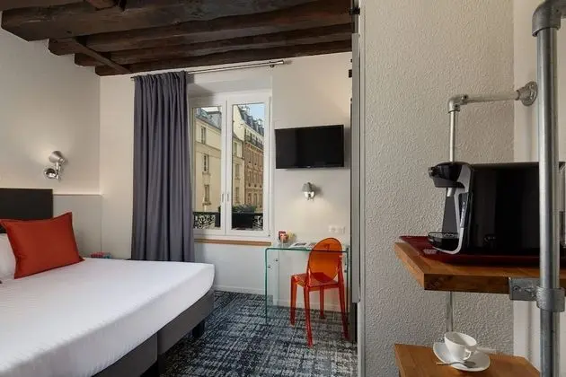 Premium Tek Büyük Yataklı Oda