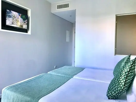 Tek Büyük veya İki Ayrı Yataklı Oda