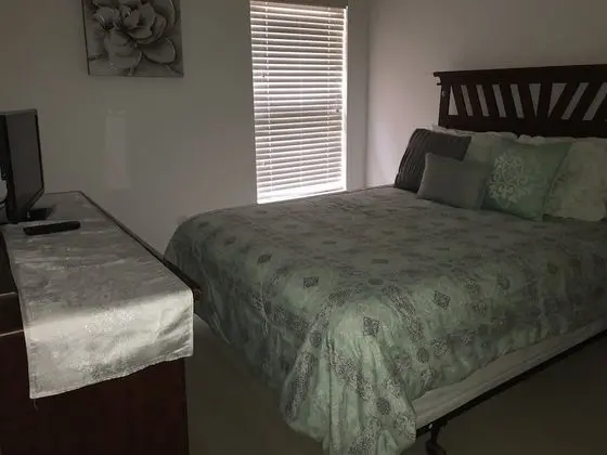 Ev (4 Bed and 3 Bath in Perfect Location )