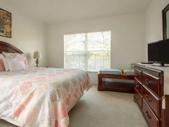 Ev (4 Bed and 3 Bath in Perfect Location )