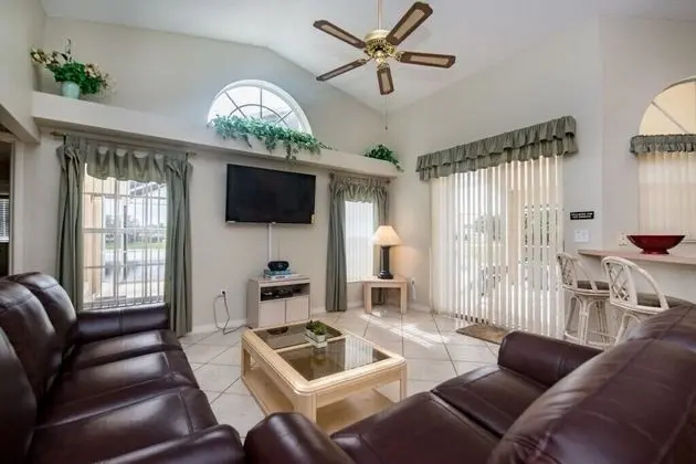 Villa (4 Bedroom 3 Bathroom Pool Villa)