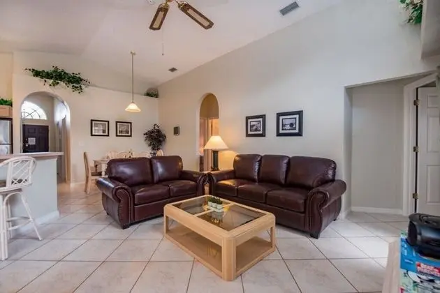 Villa (4 Bedroom 3 Bathroom Pool Villa)