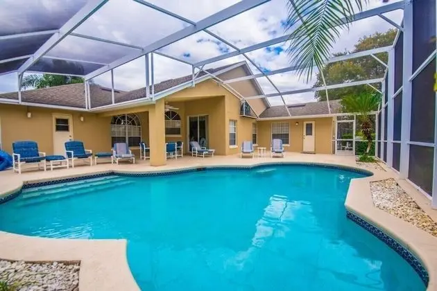 Villa (4 Bedroom 3 Bathroom Pool Villa)
