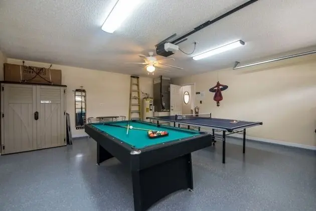 Villa (4 Bedroom 3 Bathroom Pool Villa)