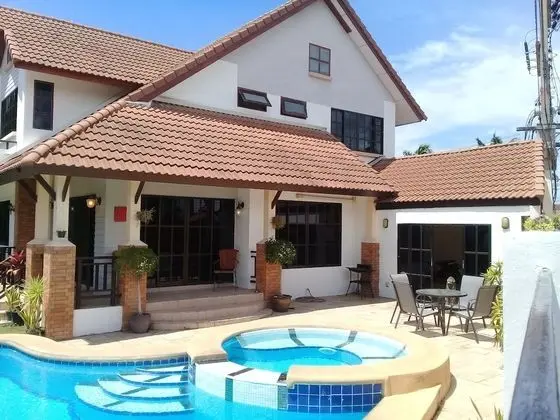 4 Bedrooms  (Not Incl.Electricity)