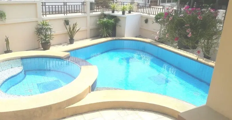 4 Bedrooms  (Not Incl.Electricity)