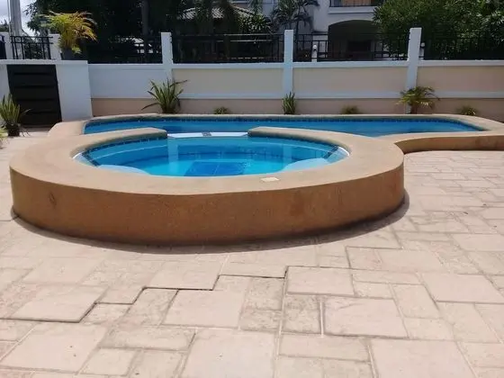4 Bedrooms  (Not Incl.Electricity)