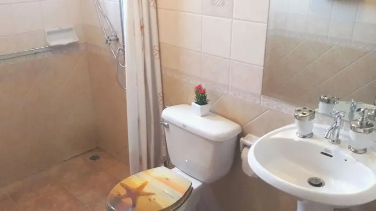 4 Bedrooms  (Not Incl.Electricity)