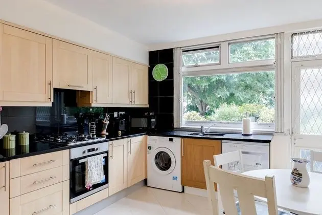 Ev (4 Bedrooms)