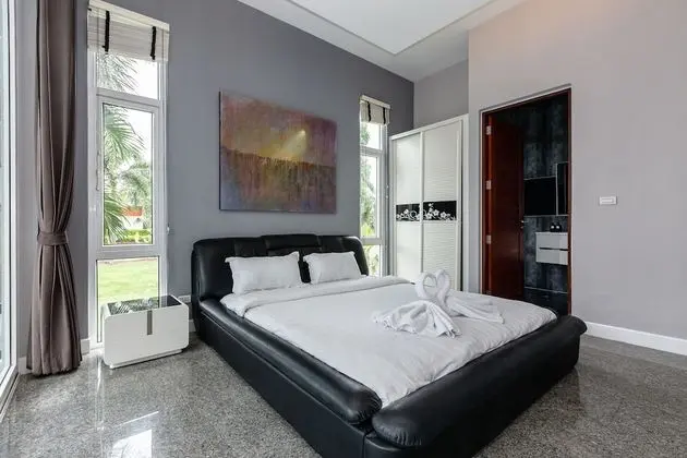 4-Bedroom Villa with a Private Pool