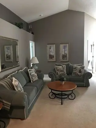 Ev