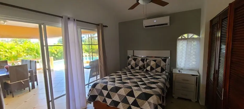 Villa (4 Bedrooms)