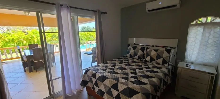 Villa (4 Bedrooms)