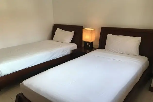 4 Bedrooms Villa