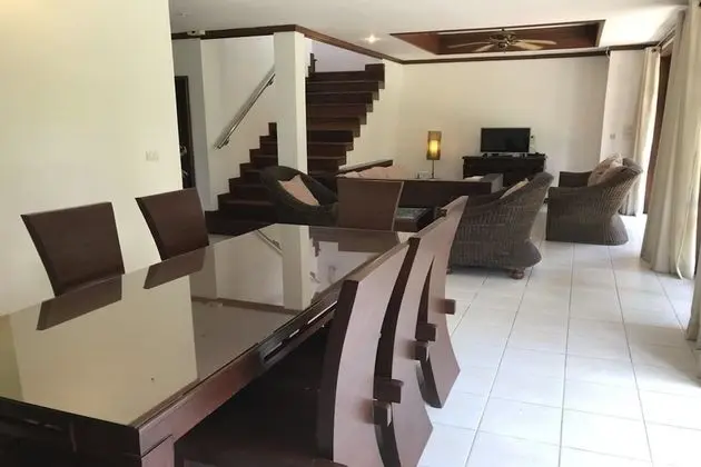 4 Bedrooms Villa