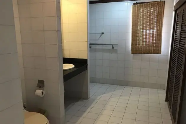 4 Bedrooms Villa