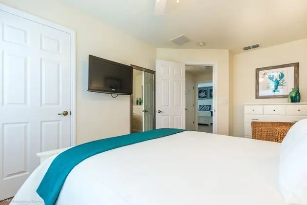 Ev (4 bed town home with full size pool C)