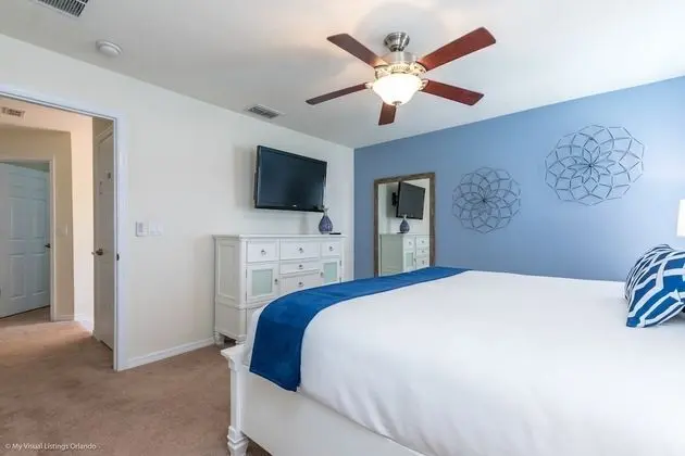 Ev (4 bed town home with full size pool C)
