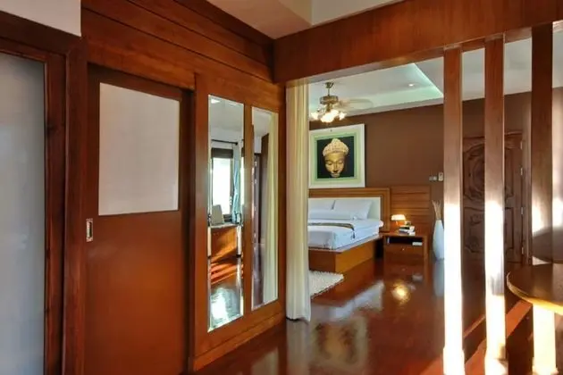 4 Bedrooms Villa