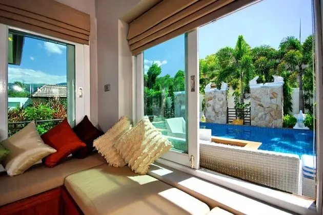 4 Bedrooms Villa