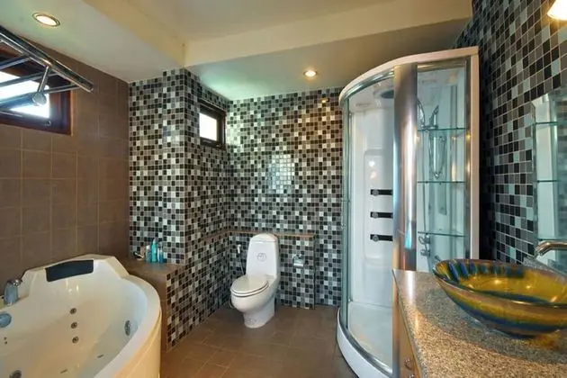 4 Bedrooms Villa