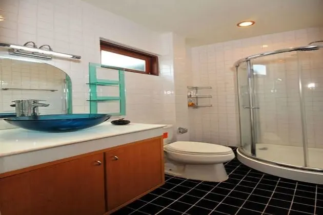 4 Bedrooms Villa