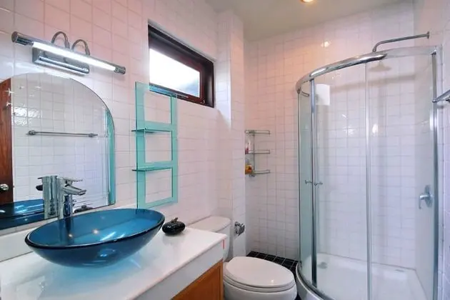 4 Bedrooms Villa