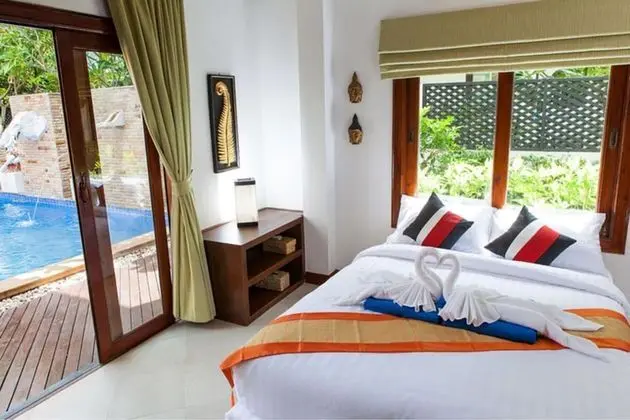 4 Bedrooms Villa