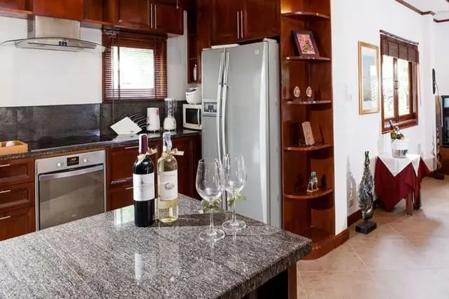 4 Bedrooms Villa